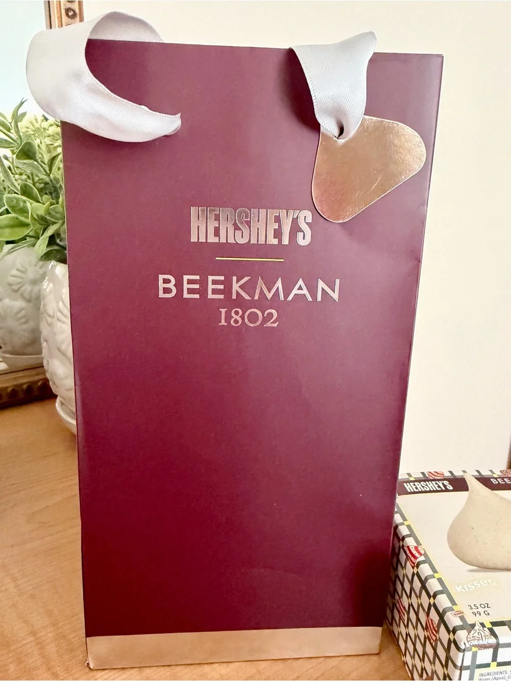 New Beekman 1802 x Hershey’s Candy Cane Goat Milk Gift Set w/gift bag